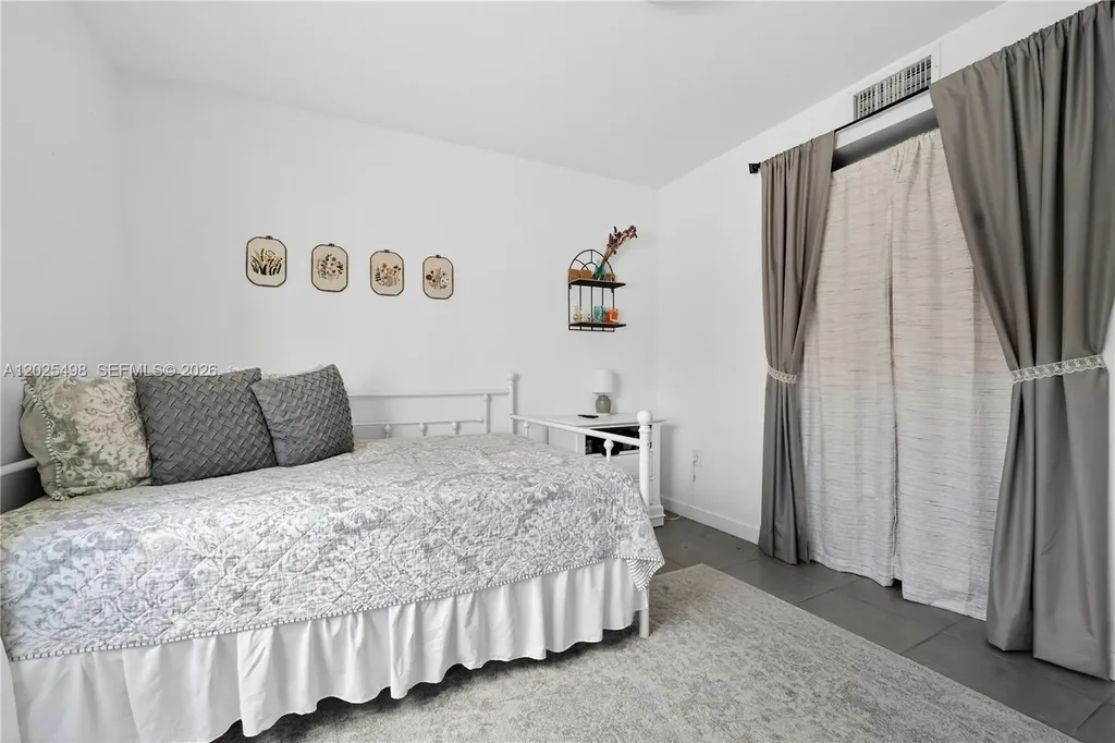 24 NW 13th Avenue Delray Beach FL 33444