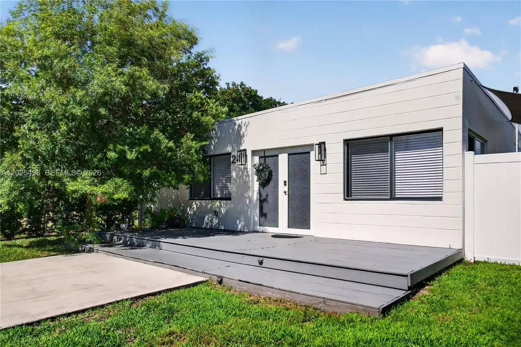 24 NW 13th Avenue Delray Beach FL 33444