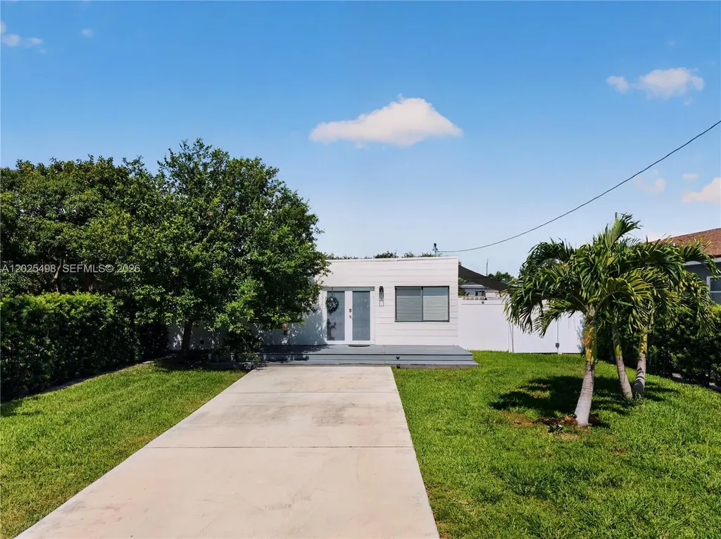 24 NW 13th Avenue Delray Beach FL 33444