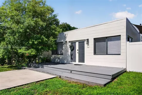 24 NW 13th Avenue Delray Beach FL 33444