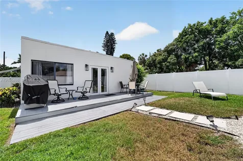 24 NW 13th Avenue Delray Beach FL 33444