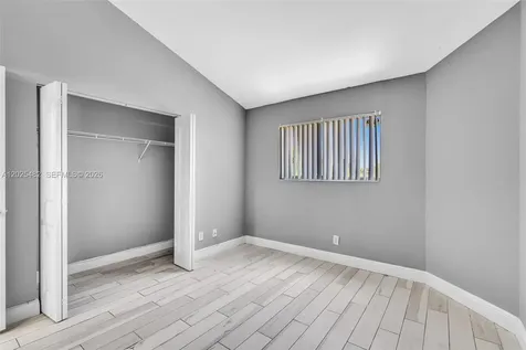 3417 NW 44th Street Oakland Park FL 33309