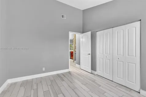3417 NW 44th Street Oakland Park FL 33309
