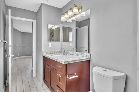 3417 NW 44th Street Oakland Park FL 33309