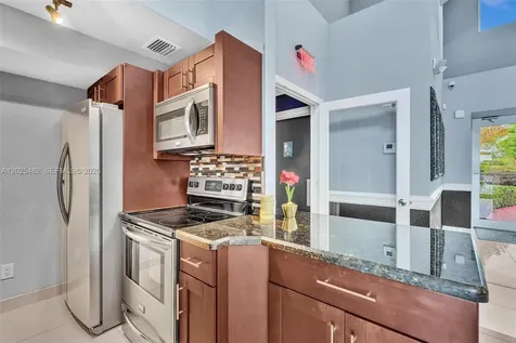 3417 NW 44th Street Oakland Park FL 33309