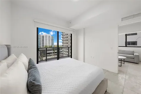 239 SW 9th Street Miami FL 33130