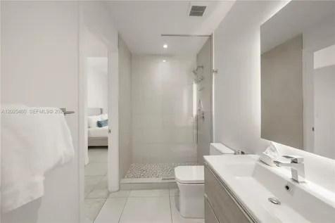 239 SW 9th Street Miami FL 33130