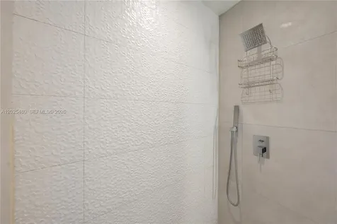 239 SW 9th Street Miami FL 33130
