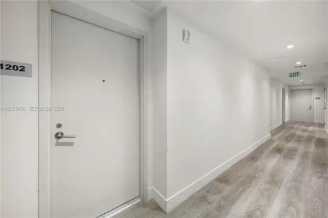 239 SW 9th Street Miami FL 33130