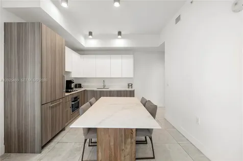 239 SW 9th Street Miami FL 33130