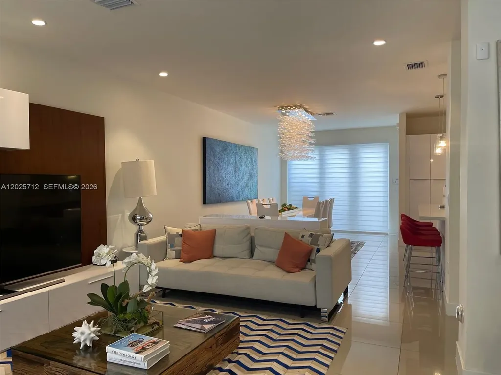 6471 NW 103rd Passage Doral FL 33178