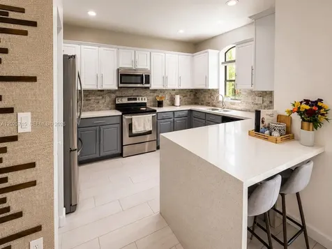 3054 NW 103rd Path Doral FL 33172