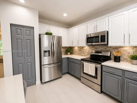 3054 NW 103rd Path Doral FL 33172