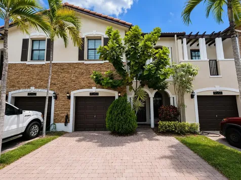 3054 NW 103rd Path Doral FL 33172