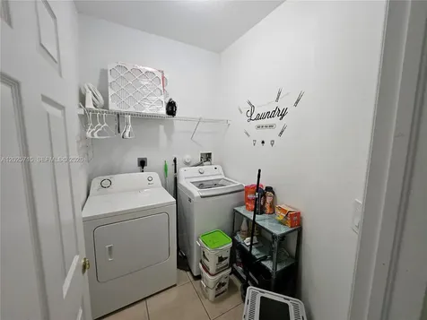 3054 NW 103rd Path Doral FL 33172