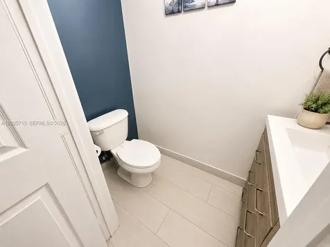 3054 NW 103rd Path Doral FL 33172