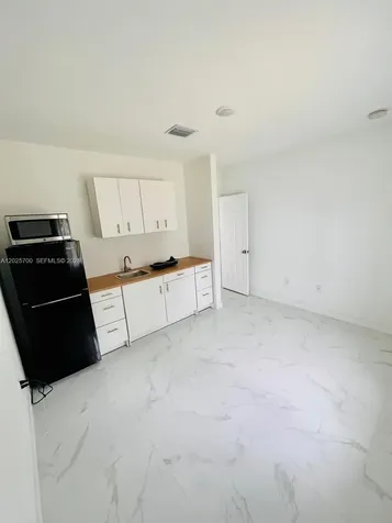 5308 NW 29th Avenue Miami FL 33142