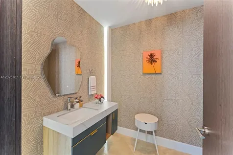 5959 Collins Avenue Miami Beach FL 33140