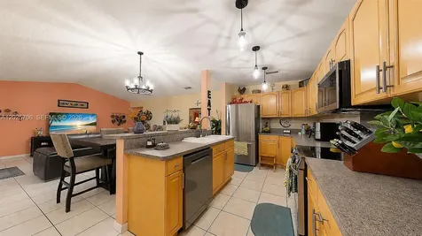 1633 Greer Avenue Homestead FL 33035