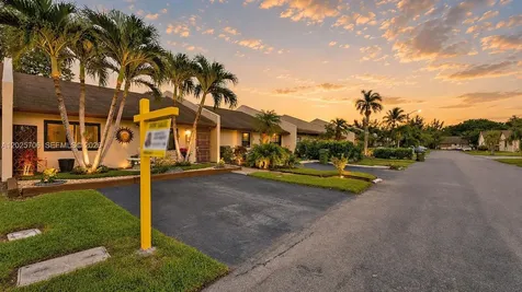1633 Greer Avenue Homestead FL 33035