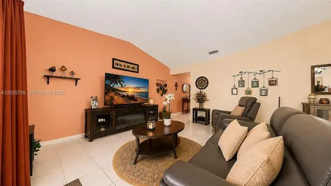 1633 Greer Avenue Homestead FL 33035