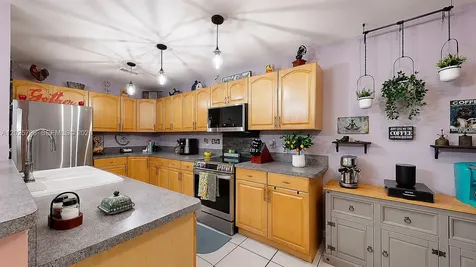 1633 Greer Avenue Homestead FL 33035