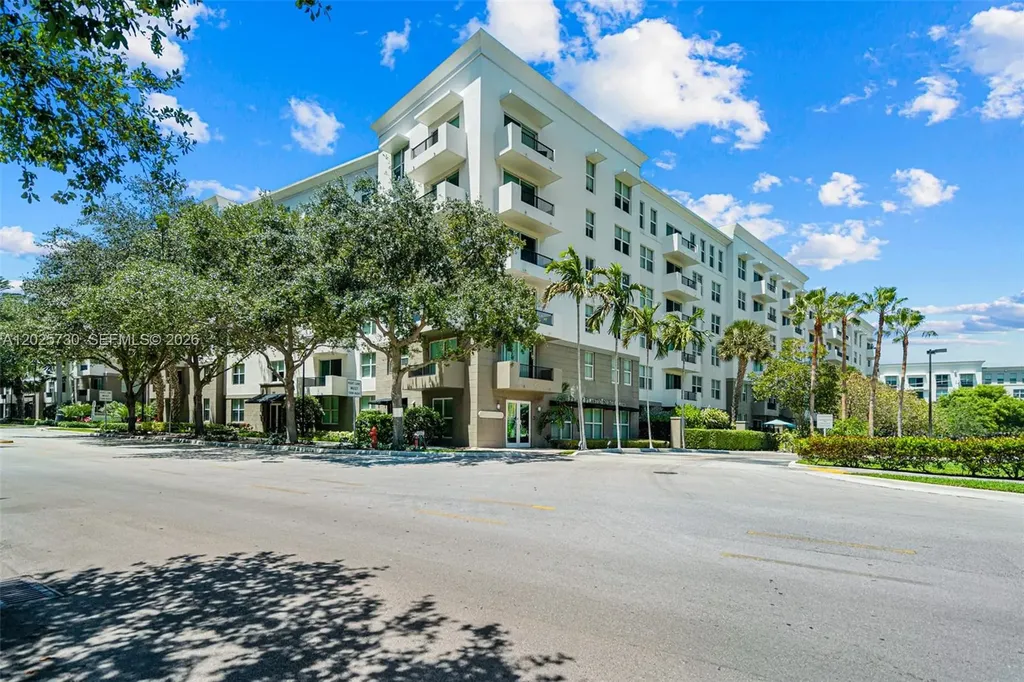 2421 NE 65th Street Fort Lauderdale FL 33308