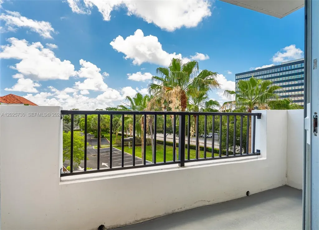 2421 NE 65th Street Fort Lauderdale FL 33308