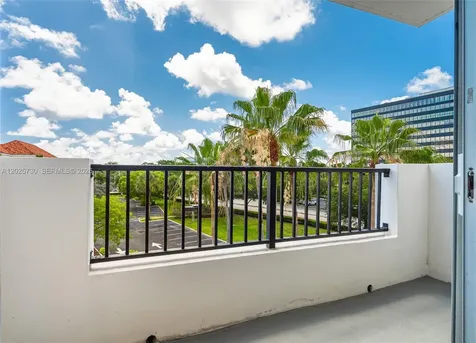 2421 NE 65th Street Fort Lauderdale FL 33308