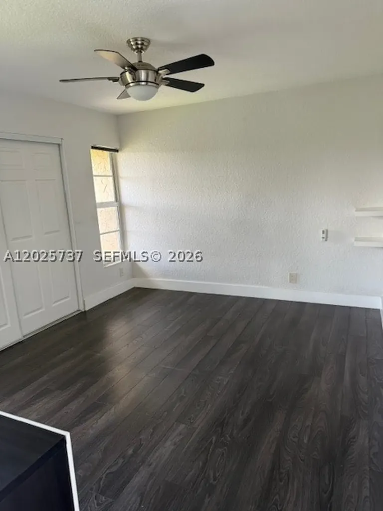 922 Twin Lake Drive Coral Springs FL 33071
