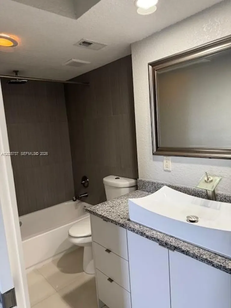 922 Twin Lake Drive Coral Springs FL 33071