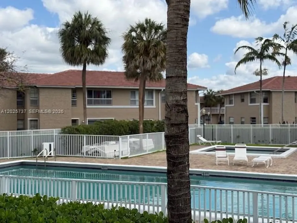 922 Twin Lake Drive Coral Springs FL 33071