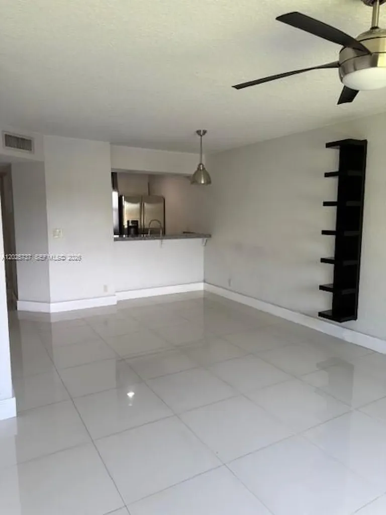 922 Twin Lake Drive Coral Springs FL 33071