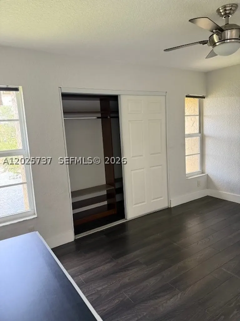922 Twin Lake Drive Coral Springs FL 33071