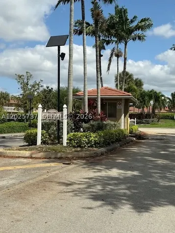 922 Twin Lake Drive Coral Springs FL 33071