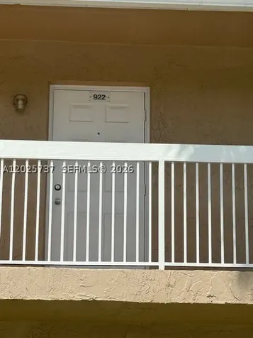 922 Twin Lake Drive Coral Springs FL 33071