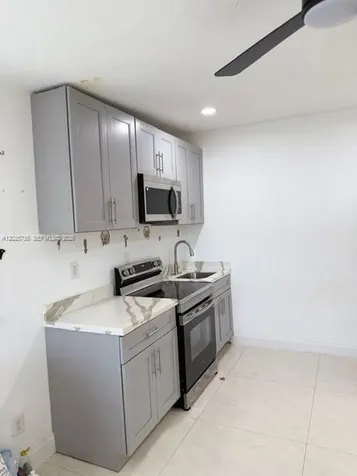 19521 NW 1st Court Miami Gardens FL 33169