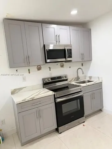 19521 NW 1st Court Miami Gardens FL 33169