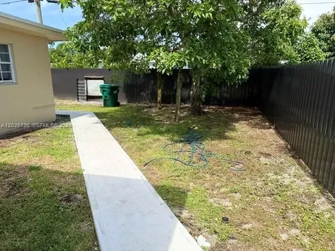 19521 NW 1st Court Miami Gardens FL 33169