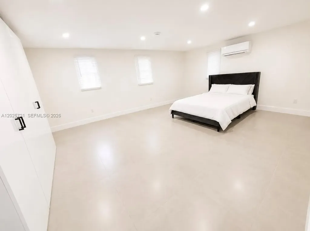4125 N 32nd Court Hollywood FL 33021