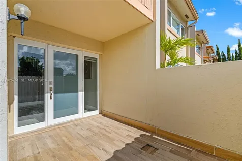 14357 Kendale Lakes Circle Miami FL 33183