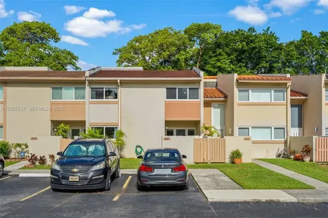 14357 Kendale Lakes Circle Miami FL 33183