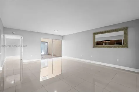 14357 Kendale Lakes Circle Miami FL 33183