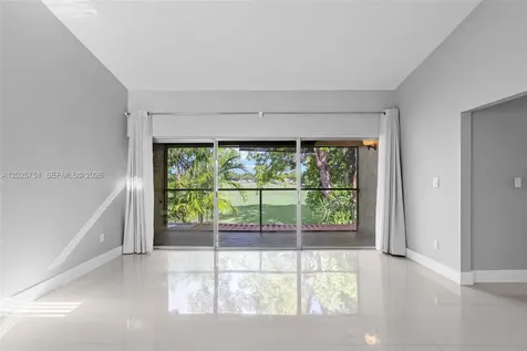 14357 Kendale Lakes Circle Miami FL 33183