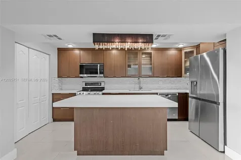 14357 Kendale Lakes Circle Miami FL 33183