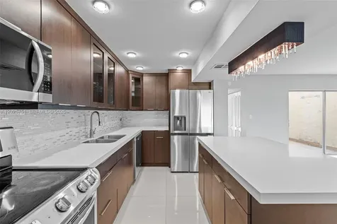 14357 Kendale Lakes Circle Miami FL 33183