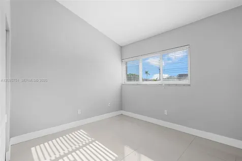 14357 Kendale Lakes Circle Miami FL 33183