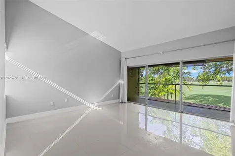 14357 Kendale Lakes Circle Miami FL 33183