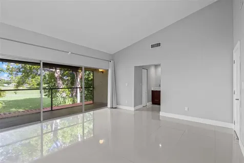 14357 Kendale Lakes Circle Miami FL 33183