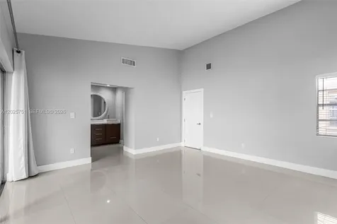 14357 Kendale Lakes Circle Miami FL 33183